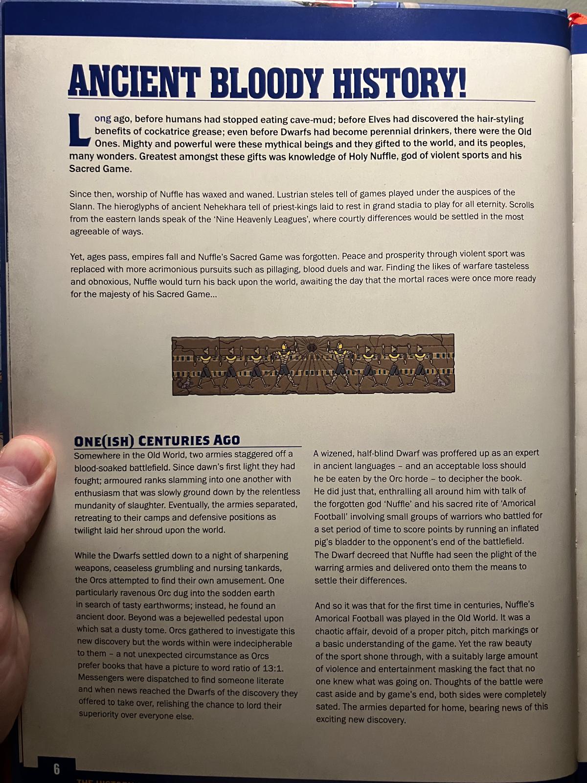 Historia de la creación de Blood Bowl. Foto del libro de reglas.